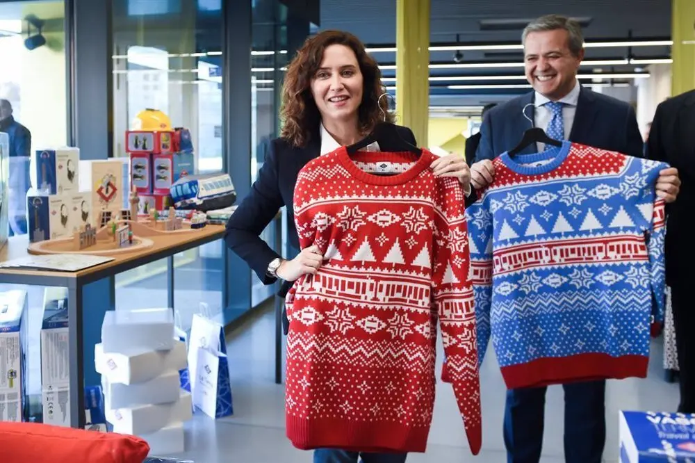 Gobierno de Madrid con los jers&eacute;is navide&ntilde;os de Metro