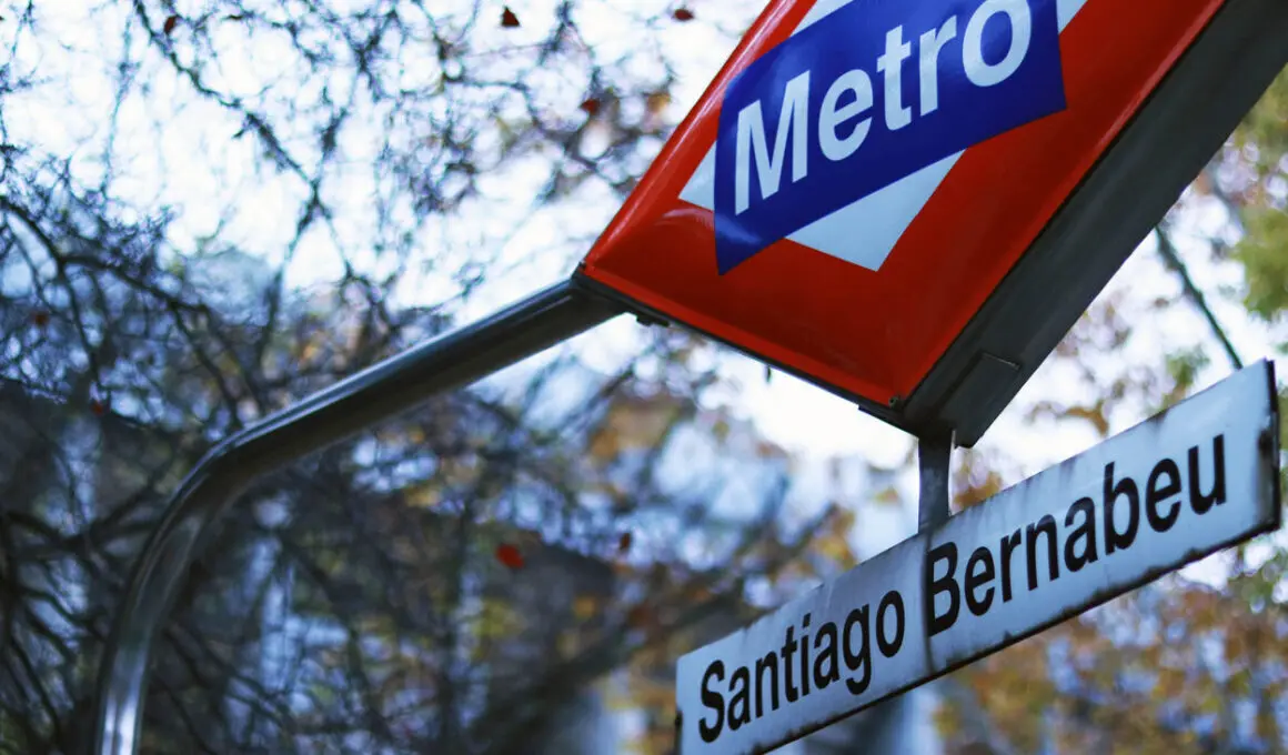 Boca de Metro de Madrid del Santiago Bernab&eacute;u