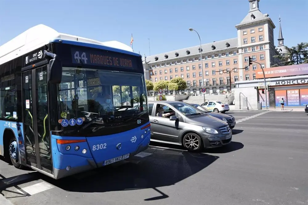 Autob&uacute;s de la EMT en Moncloa