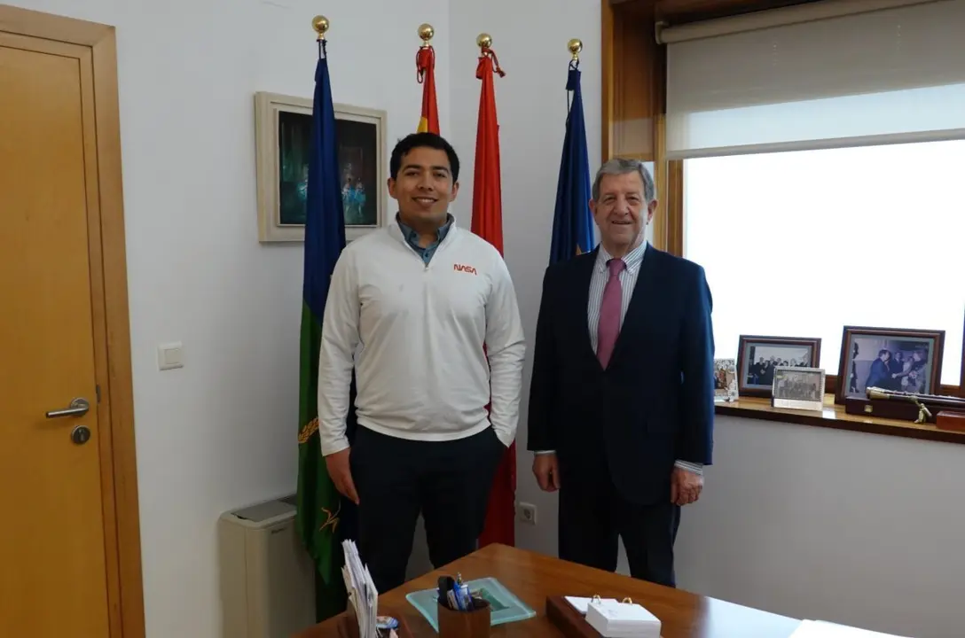 Xavier Zapien en su visita a Villanueva de la Ca&ntilde;ada