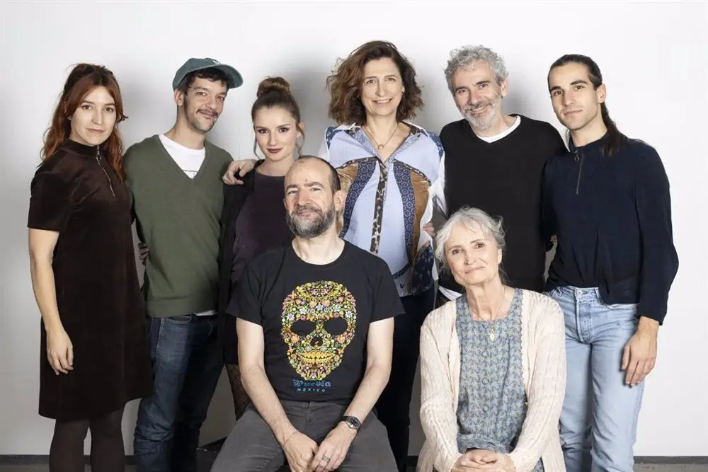 Reparto de la obra de teatro "Camino largo de vuelta a casa"