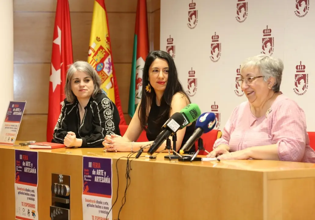 Presentaci&oacute;n de la Feria de Arte y Artesan&iacute;a ante los medios de comunicaci&oacute;n en Coslada