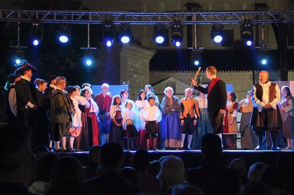 Escenario con personas