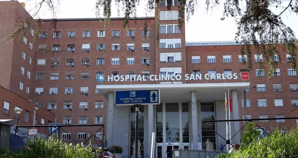 Chico de 16 a&ntilde;os cae por el hueco de un ascensor cuya valla protectora podr&iacute;a estar mal colocada