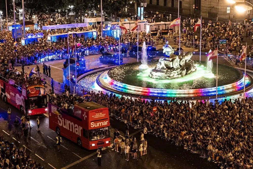 Plaza de Cibeles de noche 