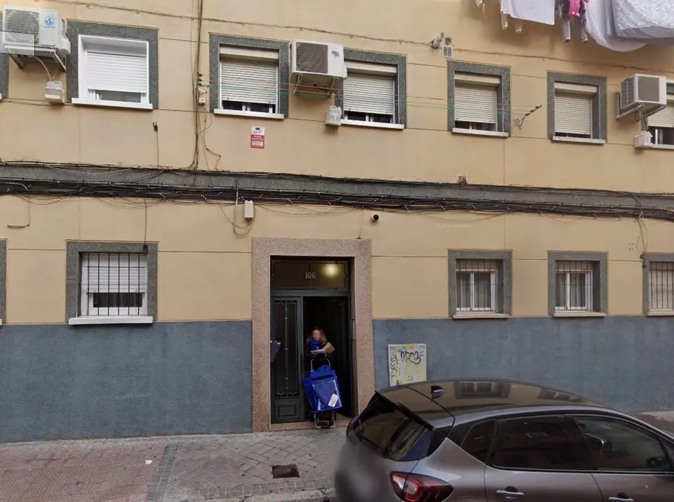 Portal de viviendas carabanchel