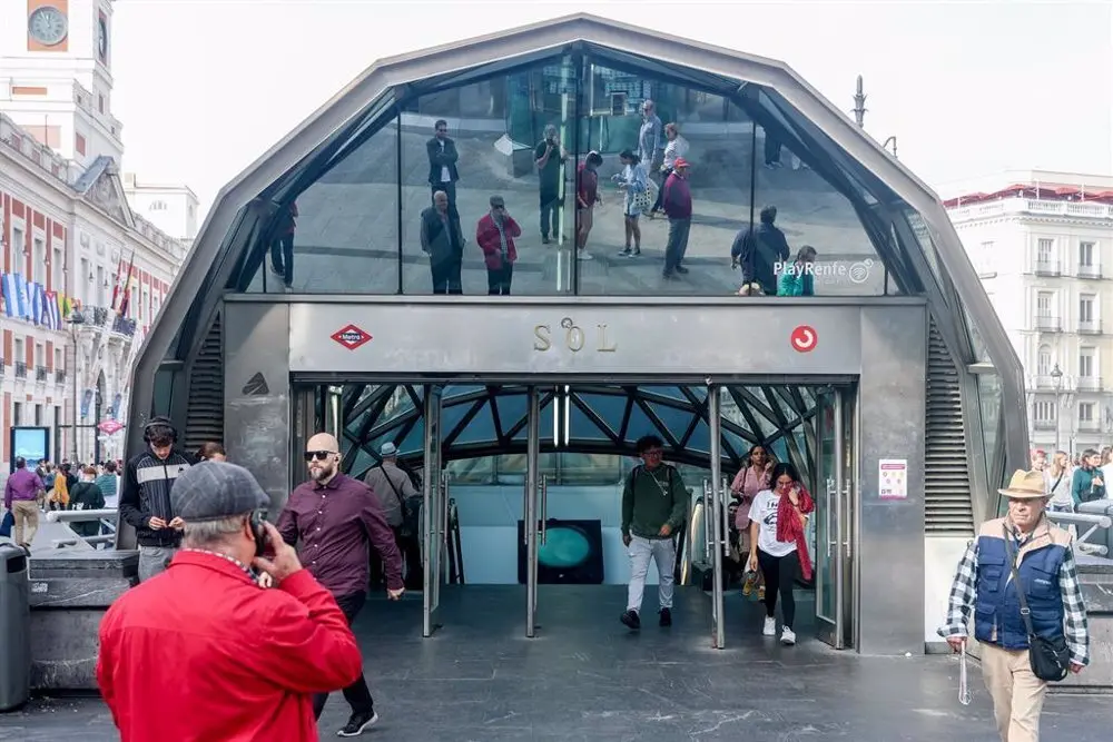 Boca de metro Sol