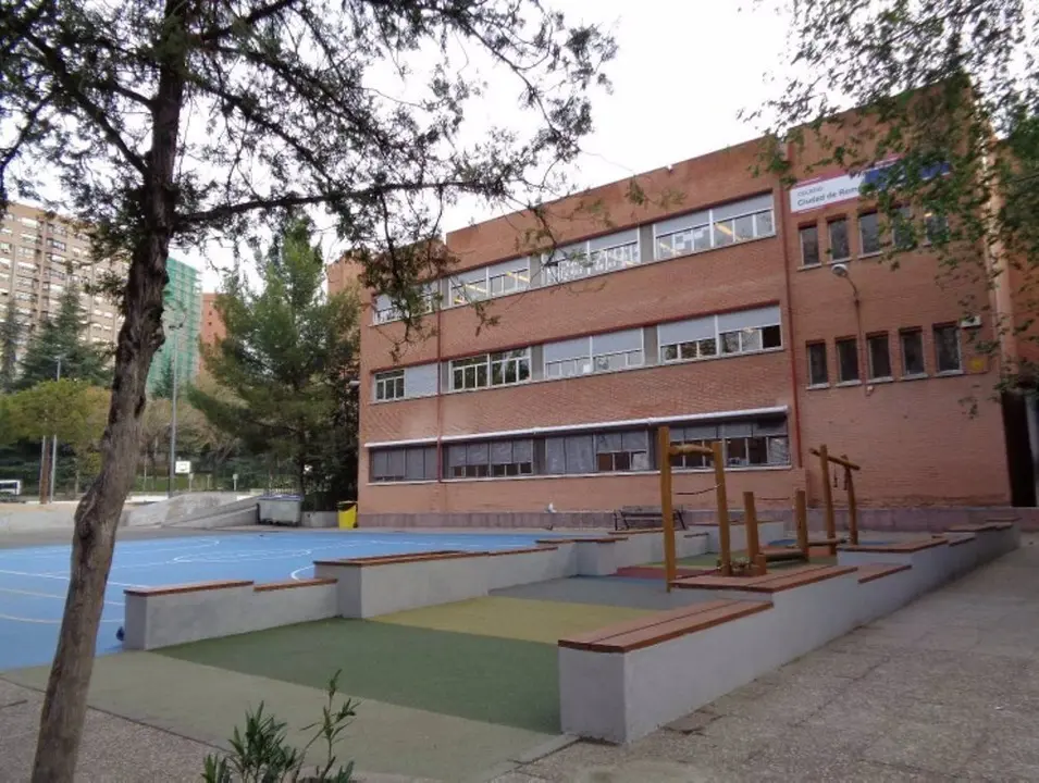 Fachada exterior de un colegio de Madrid.