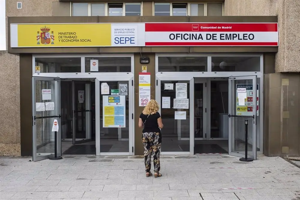 Fachada de edificio de la Seguridad Social.