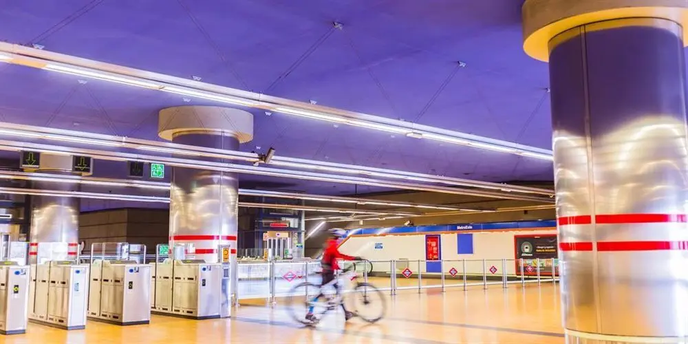 Estaci&oacute;n de metro