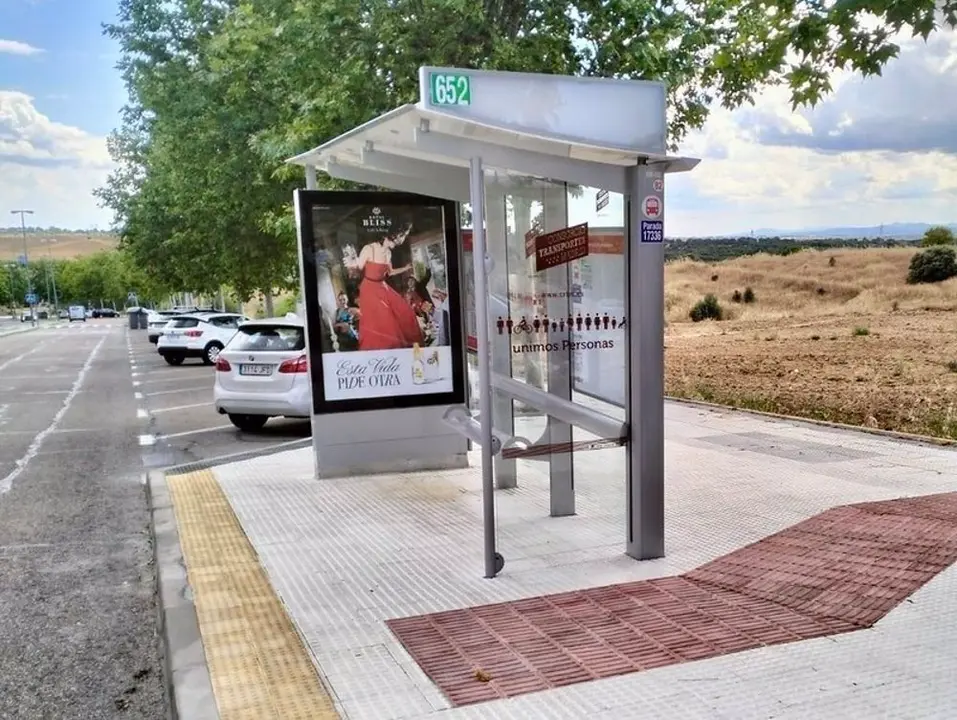 Imagen de una marquesina de autob&uacute;s interurbano