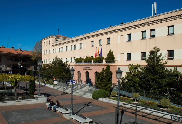 Fachada del Ayuntamiento de Pozuelo de Alarc&oacute;n