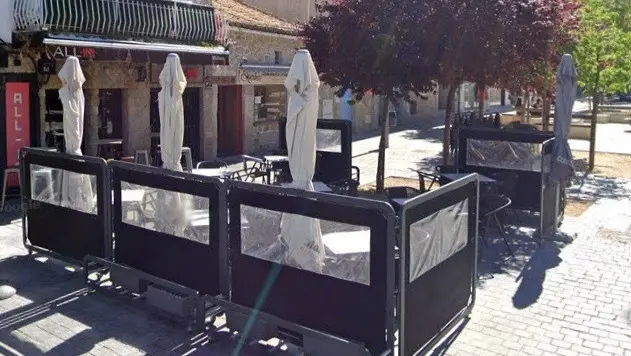 Terraza del bar donde comenz&oacute; la pelea