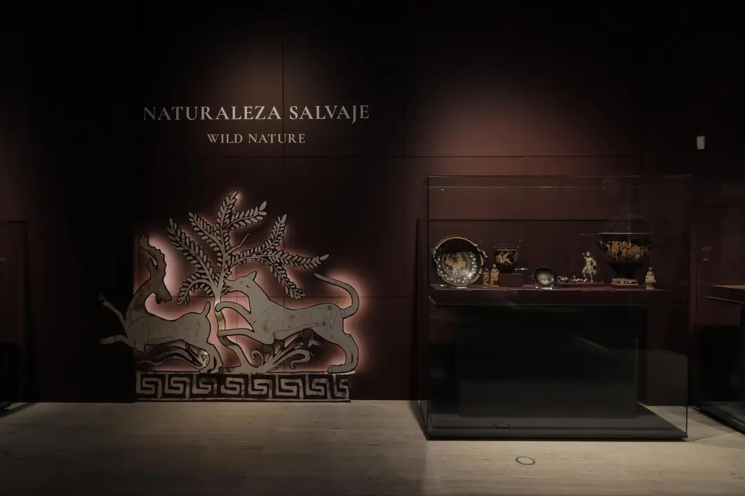 La relaci&oacute;n entre antiguos griegos y la naturaleza llega al Museo Arqueol&oacute;gico en una muestra con prest&aacute;mos del Louvre.