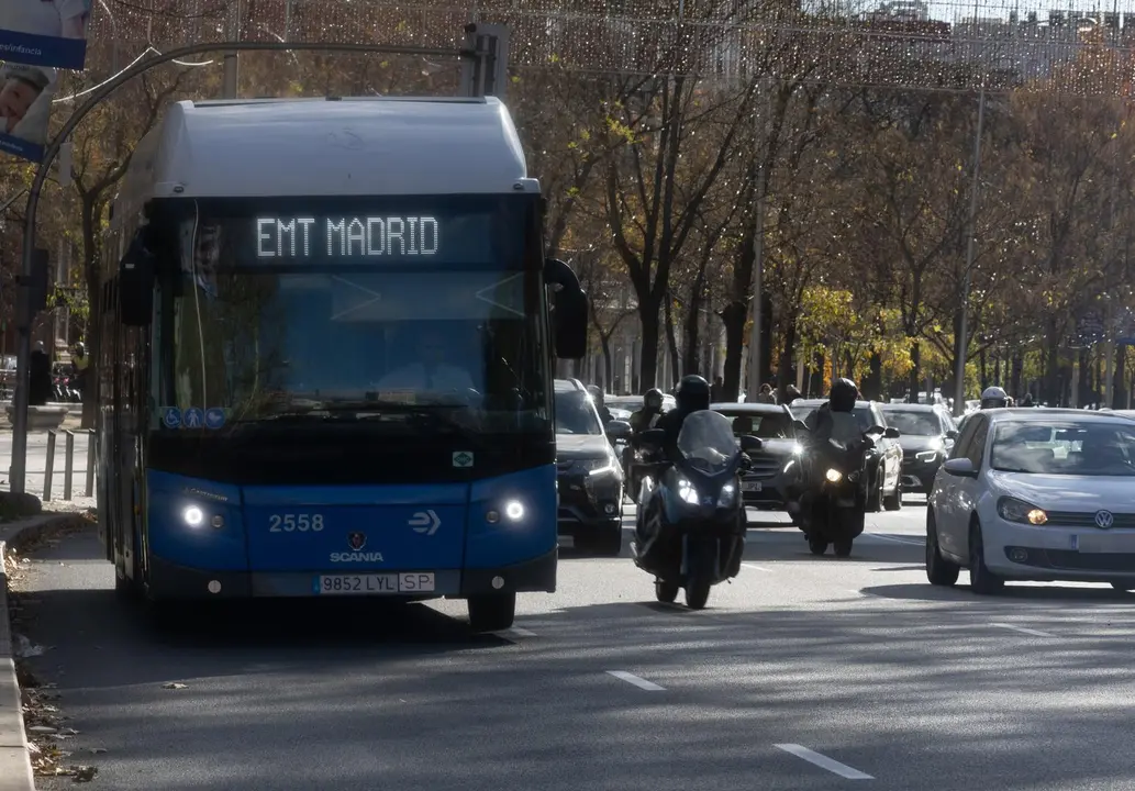 Un autob&uacute;s de la EMT en foto de archivo.