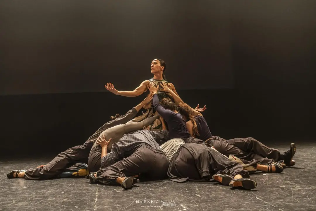 Imagen de escena de Fronteras en el aire, de &Aacute;ngel Rojas Dance Project. Imagen cedida por Teatros del Canal.