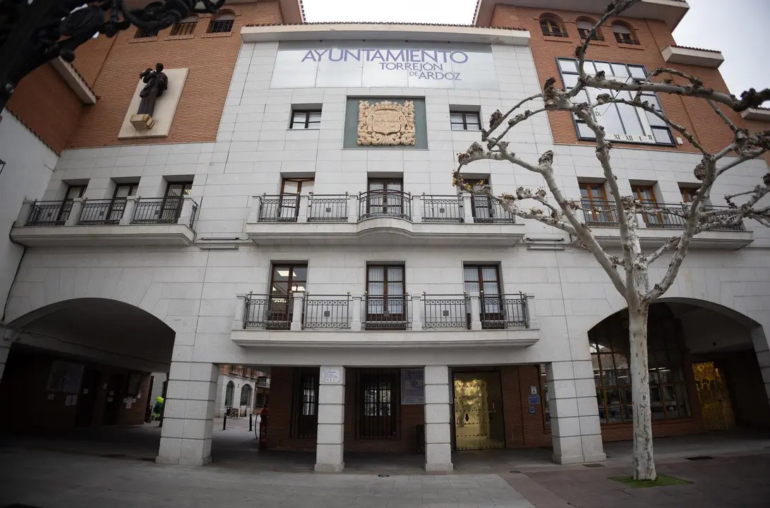 Fachada del Ayuntamiento de Torrej&oacute;n de Ardoz.
