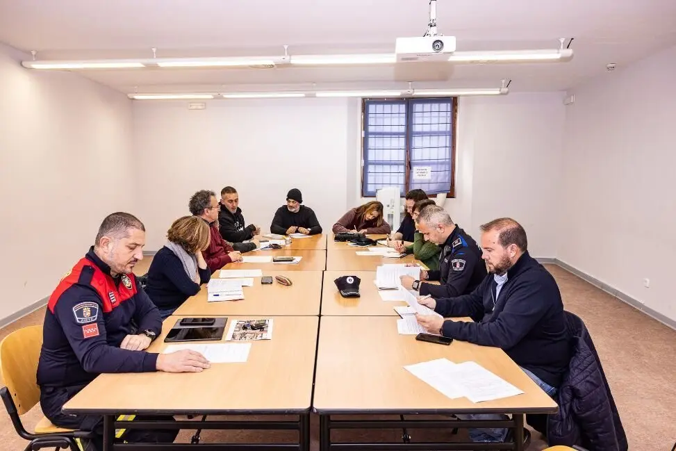 Reuni&oacute;n para acordar el dispositivo seguridad de los Carnavales 2025 de Pinto.