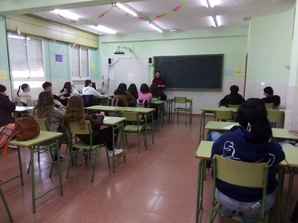 Alumnos en un debate en un instituto de Coslada.