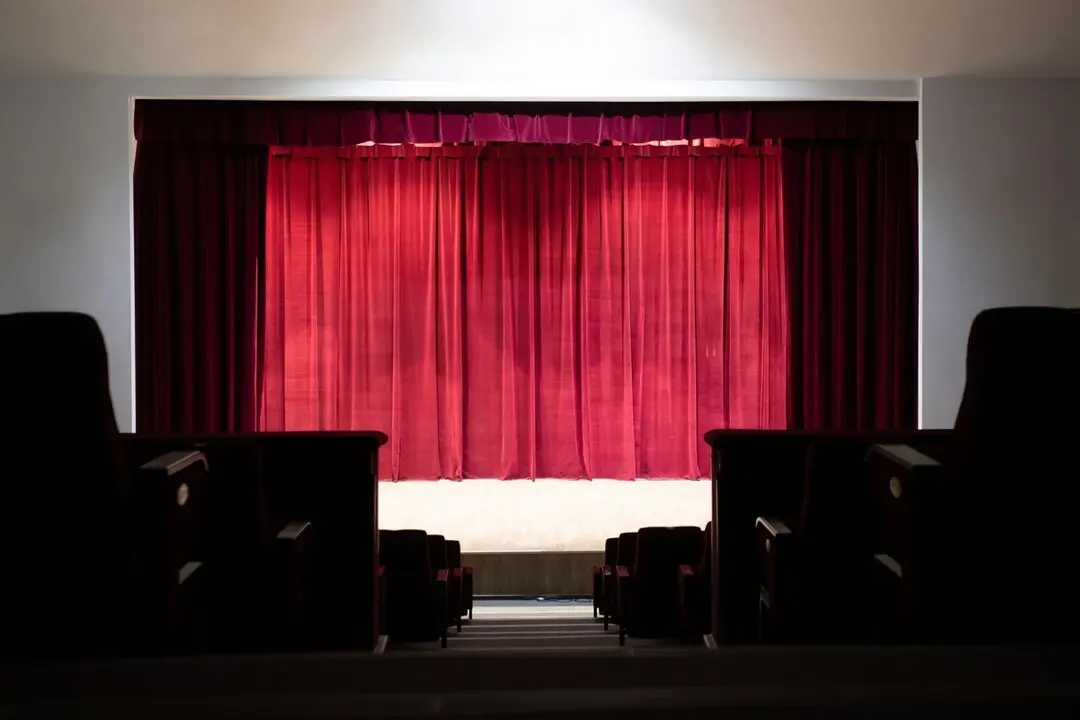 Escenario de teatro. Imagen de archivo.