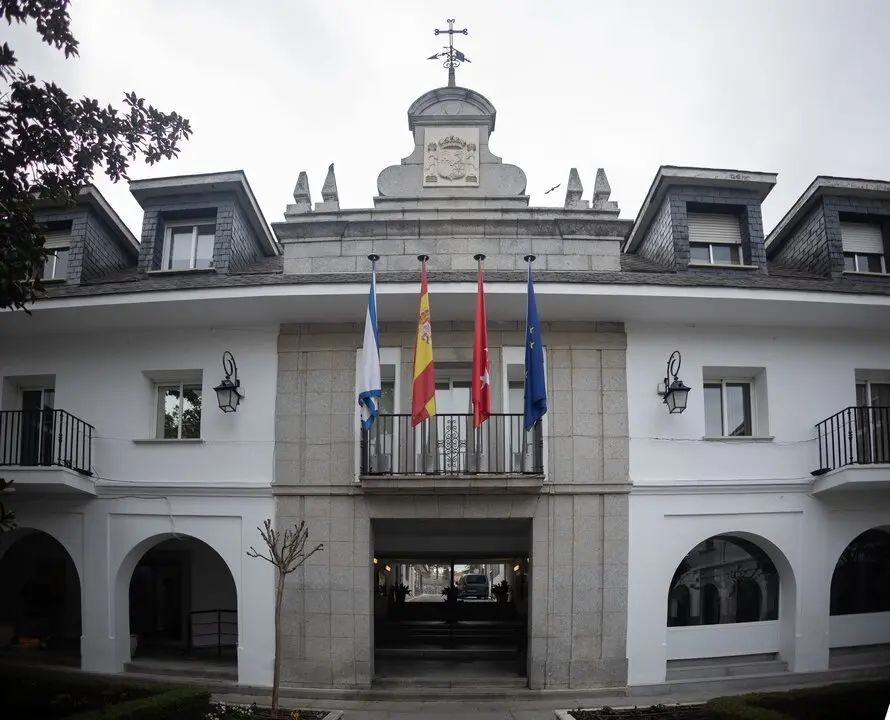 Fachada del Ayuntamiento de Majadahonda, a 13 de febrero de 2024, en Majadahonda, Madrid (Espa&ntilde;a). Imagen de archivo.