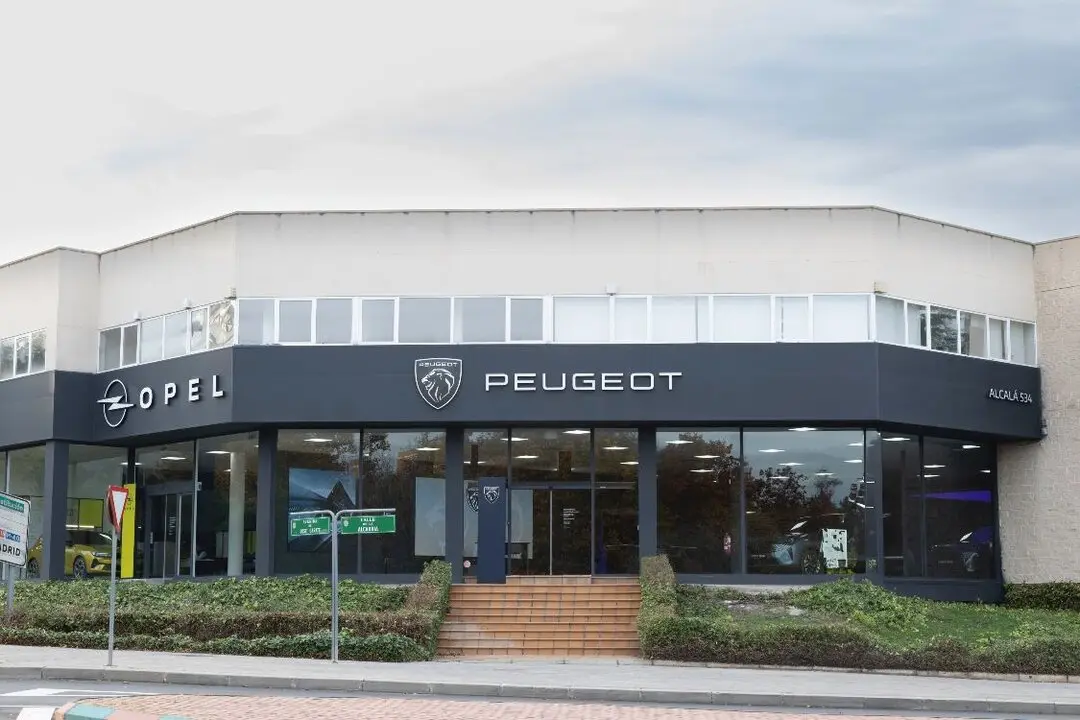 Fachada de Peugeot en Coslada.