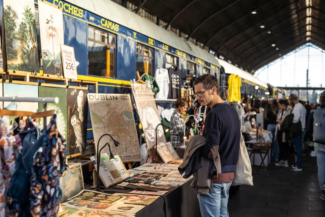 Un visitante del mercado. Foto: Mercado de Motores.