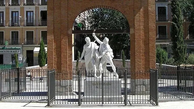 Estatua de Daoiz y Velarde en Malasa&ntilde;a.