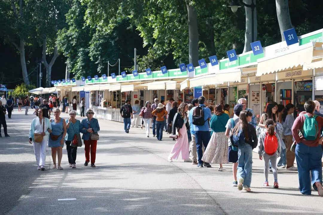 Dia 13 de la 83&ordf; Feria del Libro de Madrid. Patricia J. Garcinu&ntilde;o.