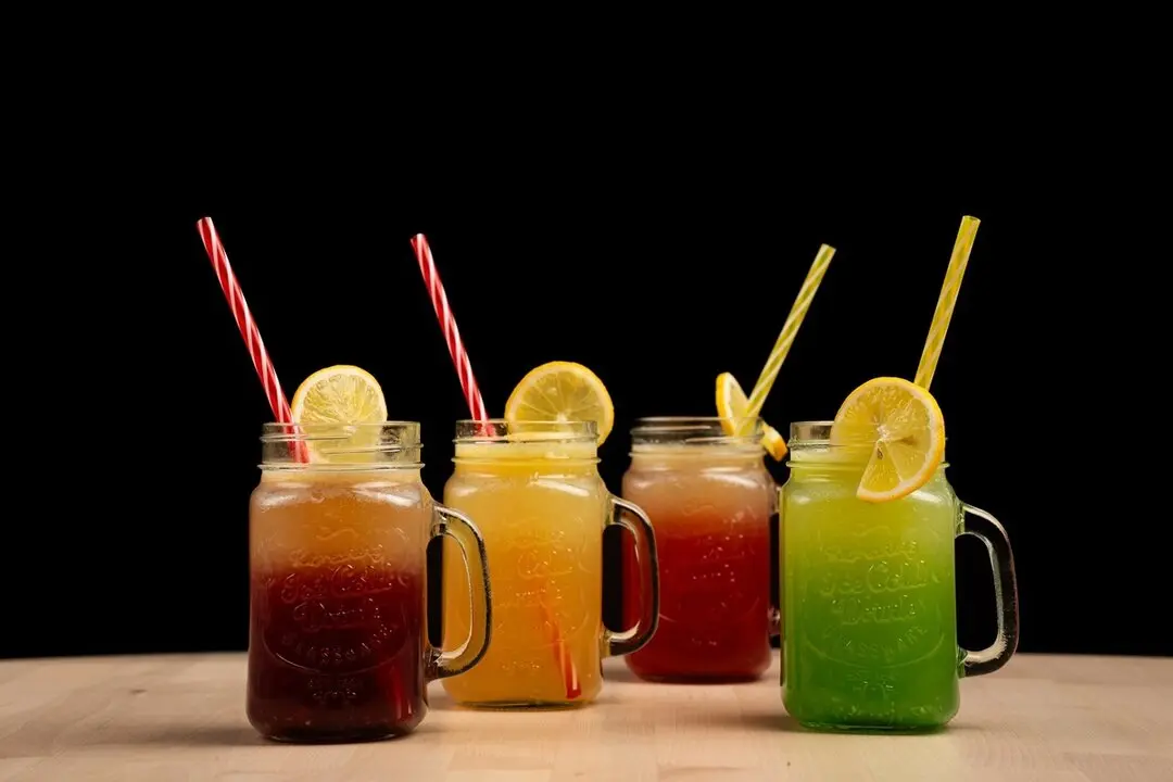 Diferente tipos de limonadas. Imagen de archivo.
