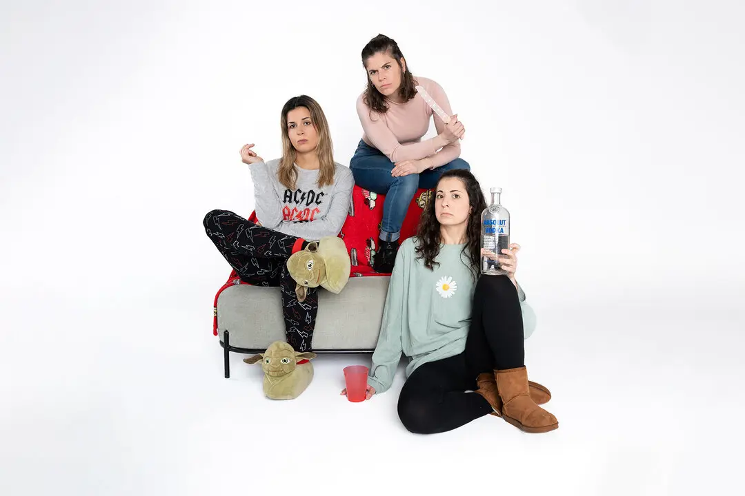 Elenco de 'A m&iacute; me gustan mayores'. Fotograf&iacute;a de Jenifer Power, cedida por el Teatro Lara.