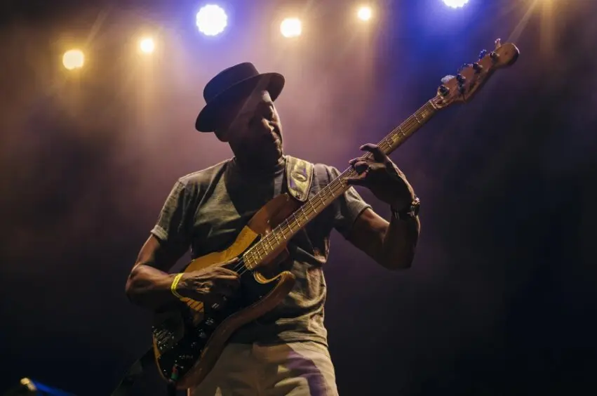 Marcus Miller en concierto. Imagen de Veranos de la Villa.