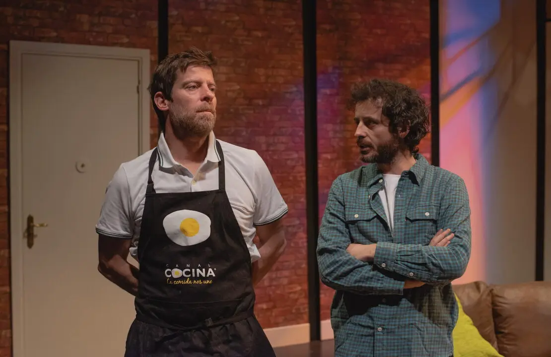 Un momento de 'Se ha escrito un crimen'. Imagen de Teatros Luchana.
