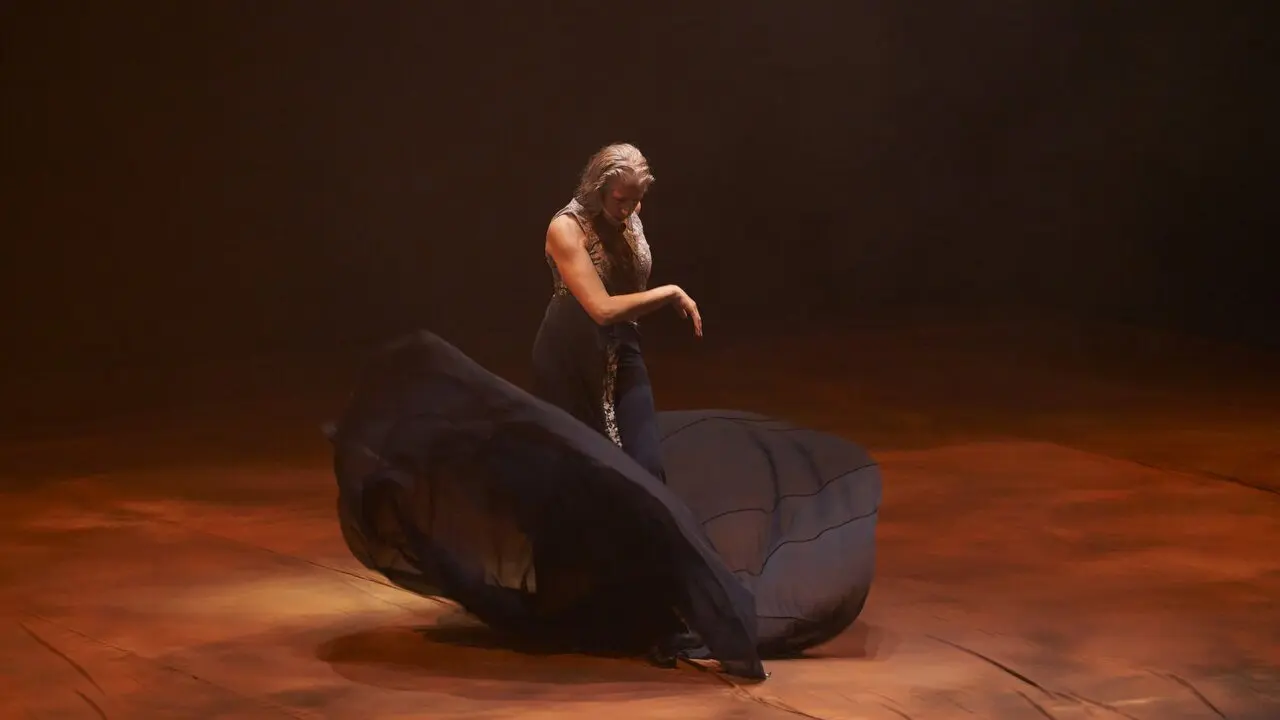 Mar&iacute;a Pag&eacute;s en el escenario. EP.