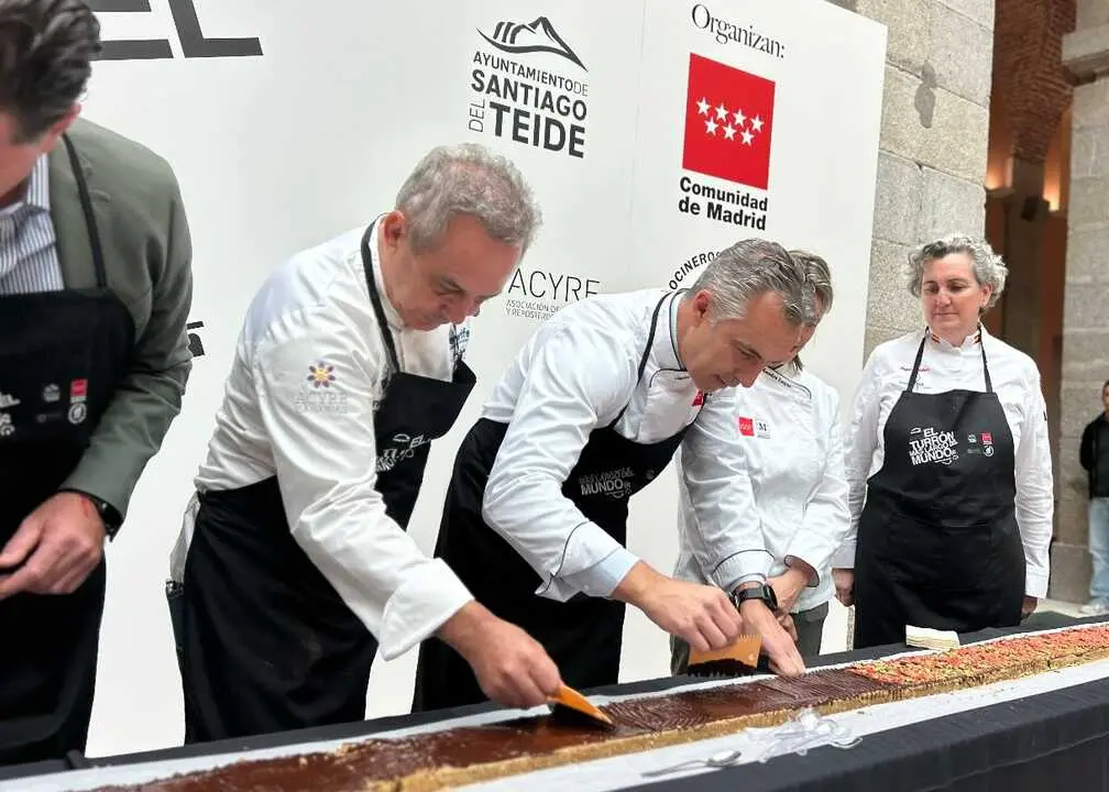 El momento de hacer el turr&oacute;n. Imagen de la Comunidad de Madrid.