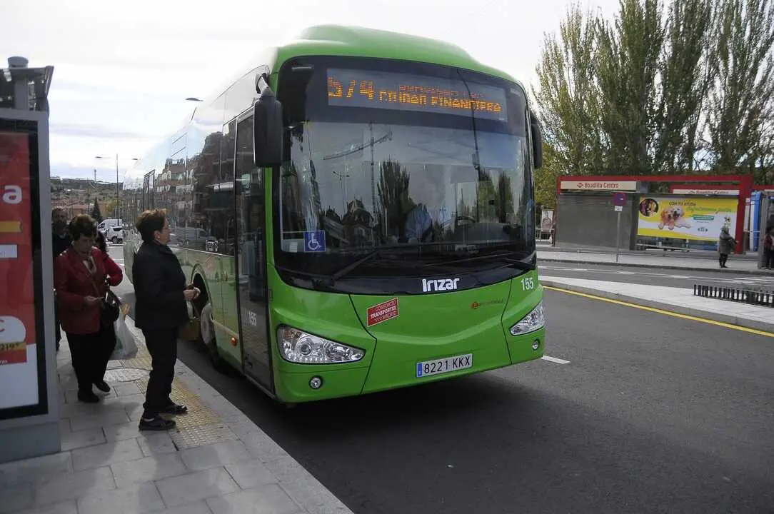Imagen de recurso de un autob&uacute;s interurbano en Madrid.