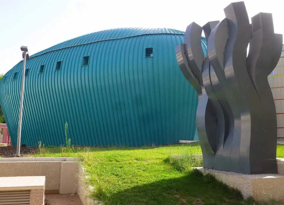 El Centro Cultural Vi&ntilde;agrande de Alcorc&oacute;n. 
Wikipedia Commons.