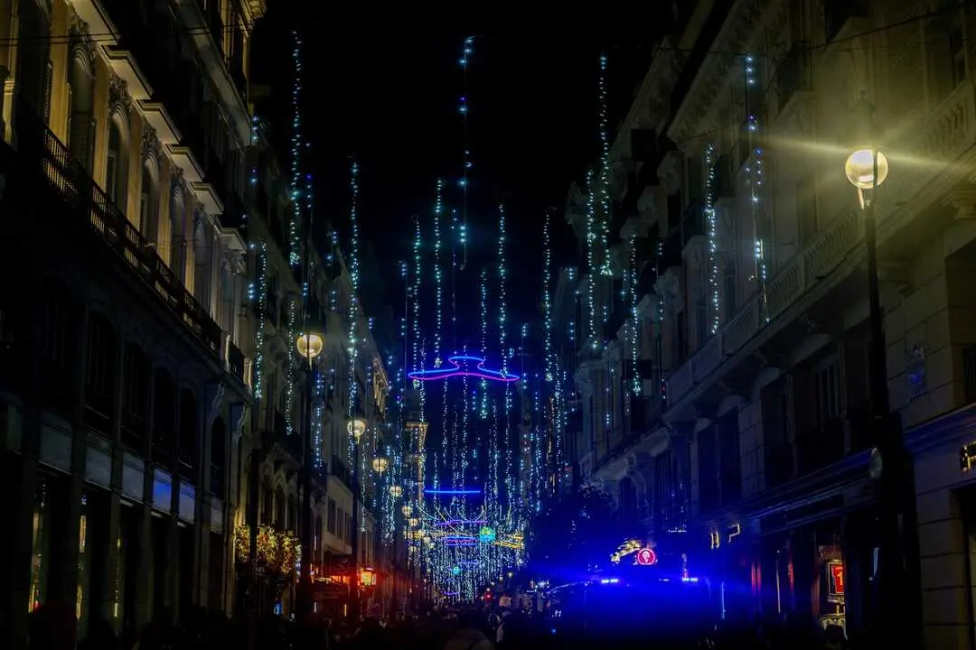 Luces de Navidad en imagen de archivo.
