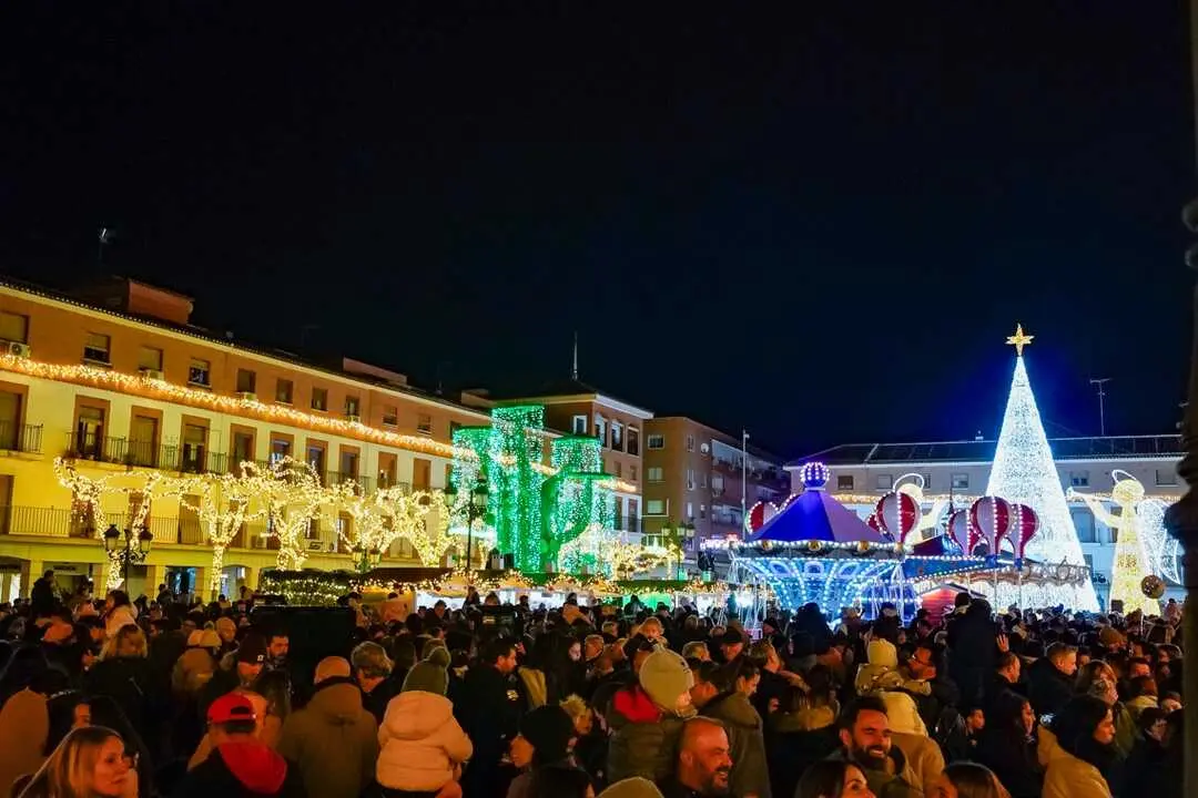 Acto de inauguraci&oacute;n de la Plaza de los Guachis-Plaza Mayor.