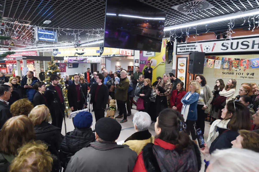 Concierto de g&oacute;spel ofrecido en el Mercado Municipal de Santa Mar&iacute;a de la Cabeza.