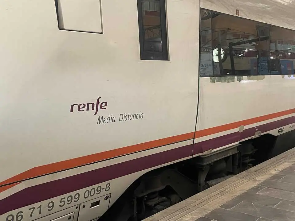 Un tren de media distancia.