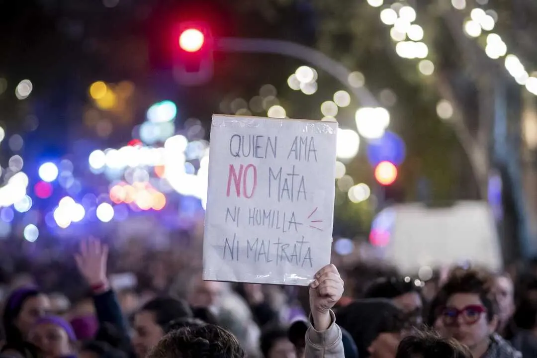 Una pancarta durante una concentraci&oacute;n por el d&iacute;a de la Eliminaci&oacute;n de la violencia contra las Mujeres, a 25 de noviembre de 2025, en Madrid (Espa&ntilde;a). Imagen de EP.