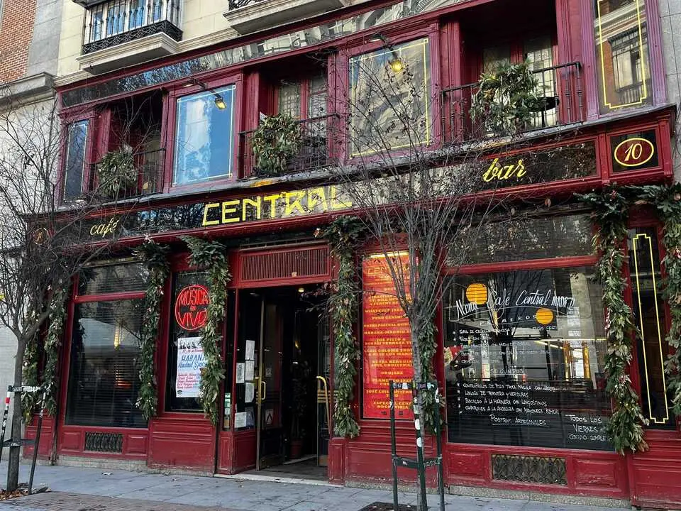 Imagen de la fachada del Caf&eacute; Central.
