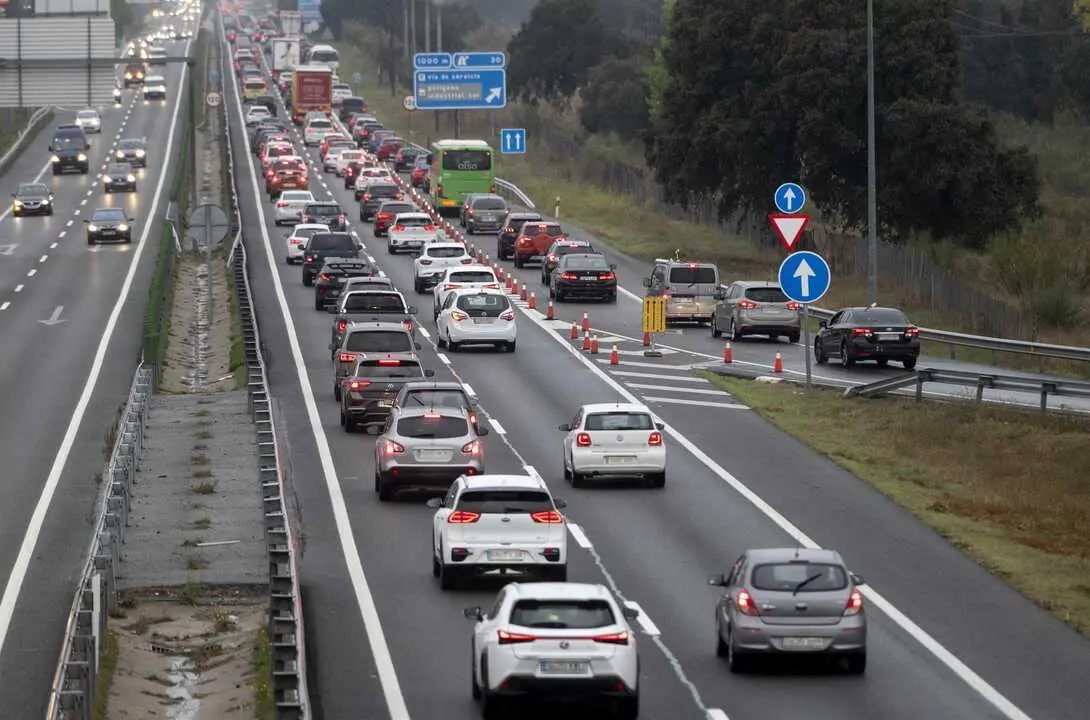 Tr&aacute;fico en la carretera A-1, a 29 de octubre de 2021, en Madrid (Espa&ntilde;a).