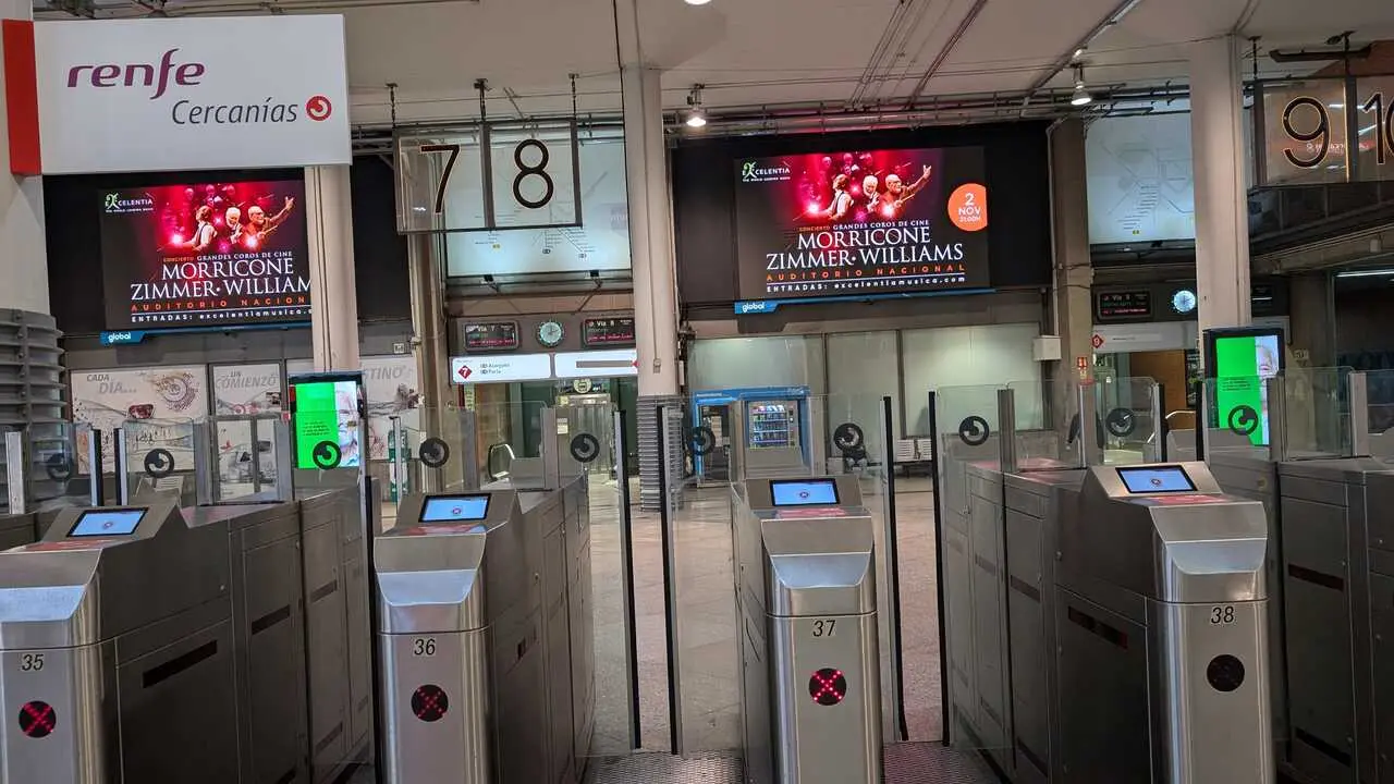 Tornos de la estaci&oacute;n de Atocha. Imagen de EP.