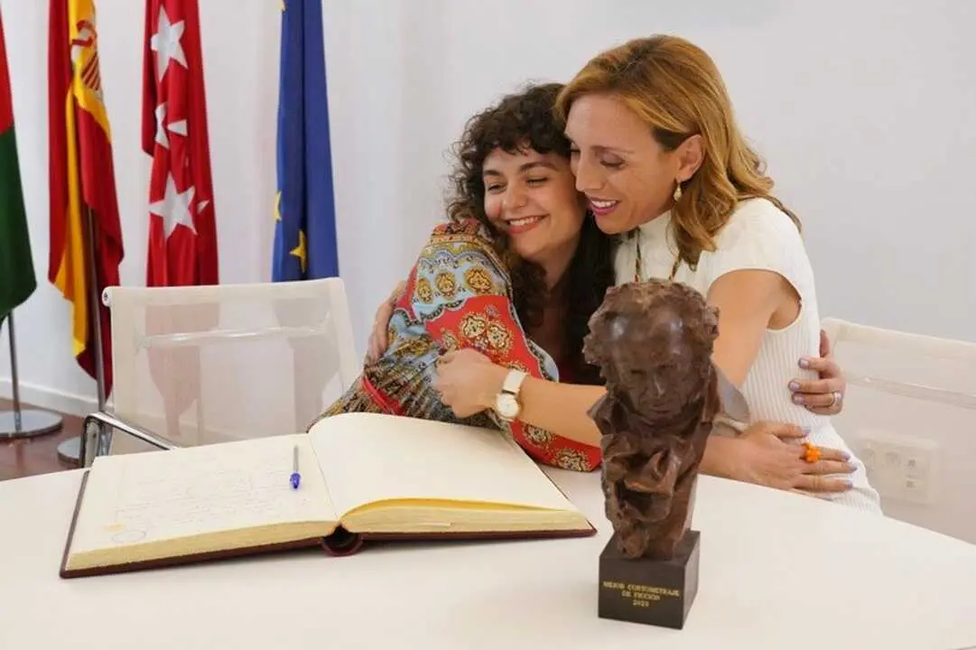 Mar&iacute;a Herrera y la alcaldesa, Candelaria Testa, en una recepci&oacute;n en el Ayuntamiento