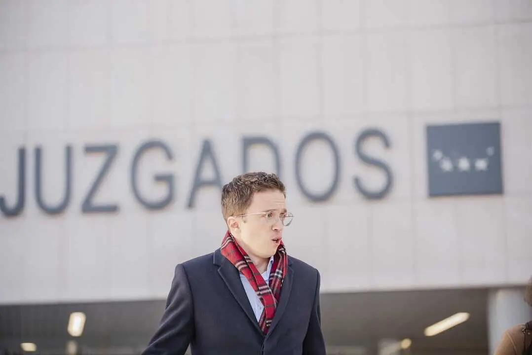 El ex portavoz de Sumar en el Congreso I&ntilde;igo Errej&oacute;n sale de declarar en los juzgados de Plaza de Castilla. EP.