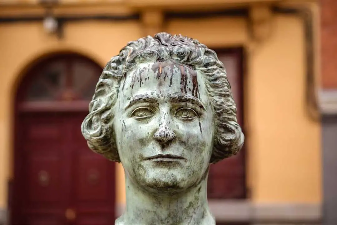 Busto de Clara Campoamor en la Plaza de la Guardia de Corps (Madrid). Imagen de EP.