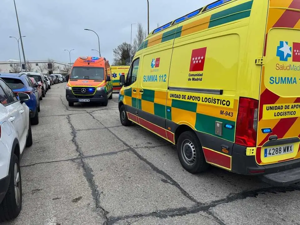 Ambulancias y Semura en el lugar de los hechos. Imagen de EP.