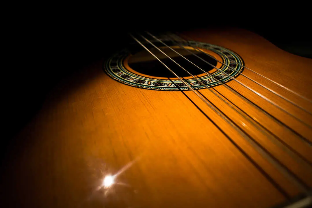 Una guitarra en imagen de archivo.